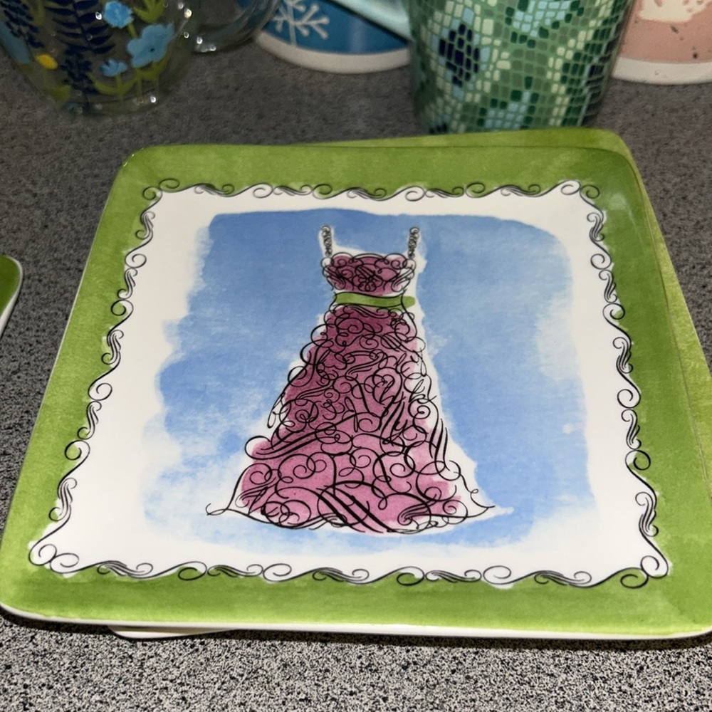 Pier 1 Fashion set of four dessert plates - Picture 4 of 8